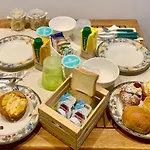 招待所 Xenia House 4*