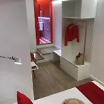 Xenia House 招待所 4*