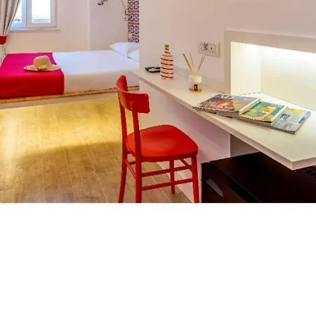 Pensión Xenia House 4*